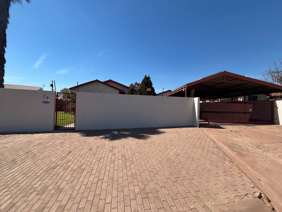 4 Bedroom Property for Sale in Postmasburg Northern Cape